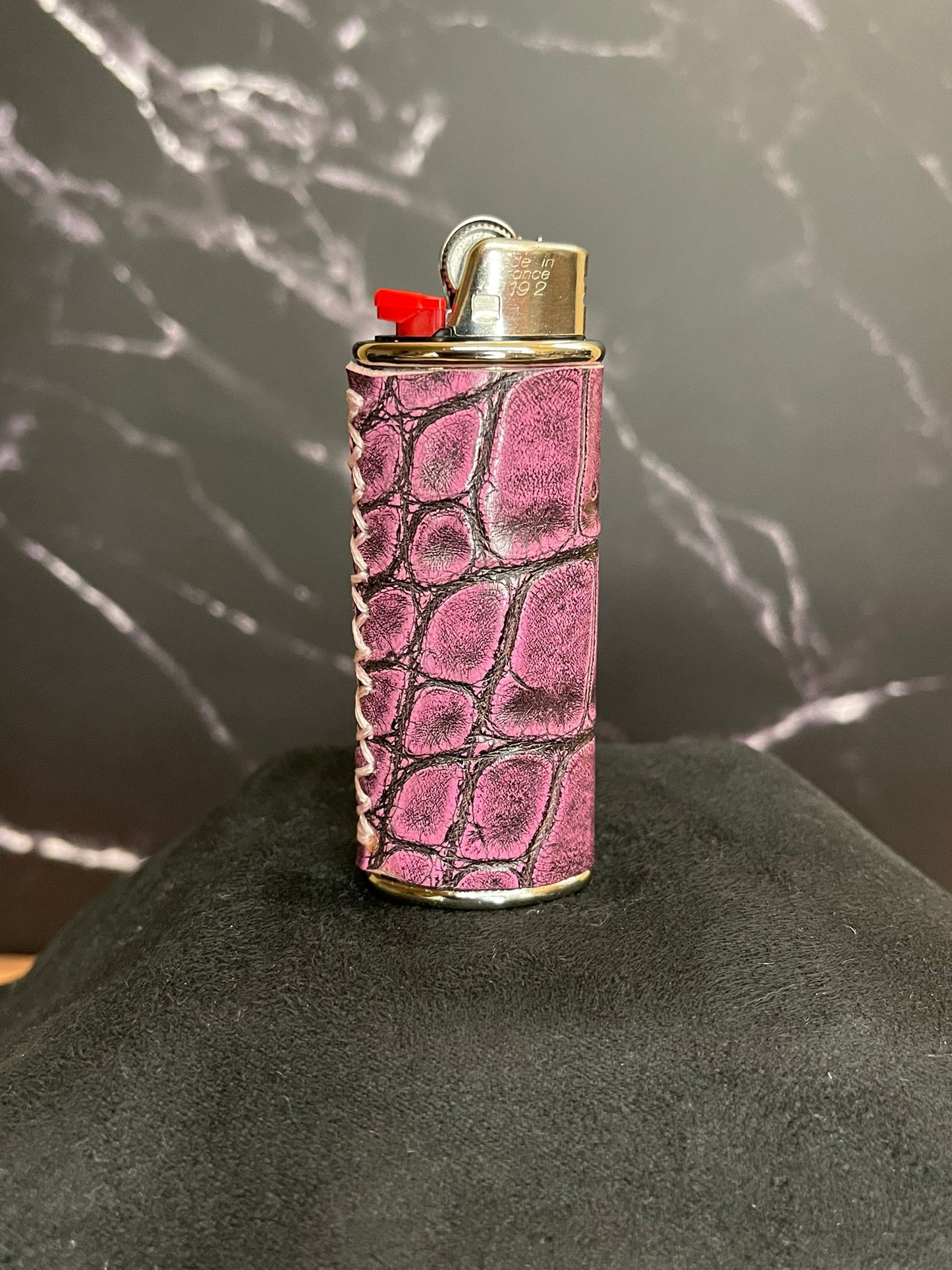 Premium Feuerzeugetui aus Leder