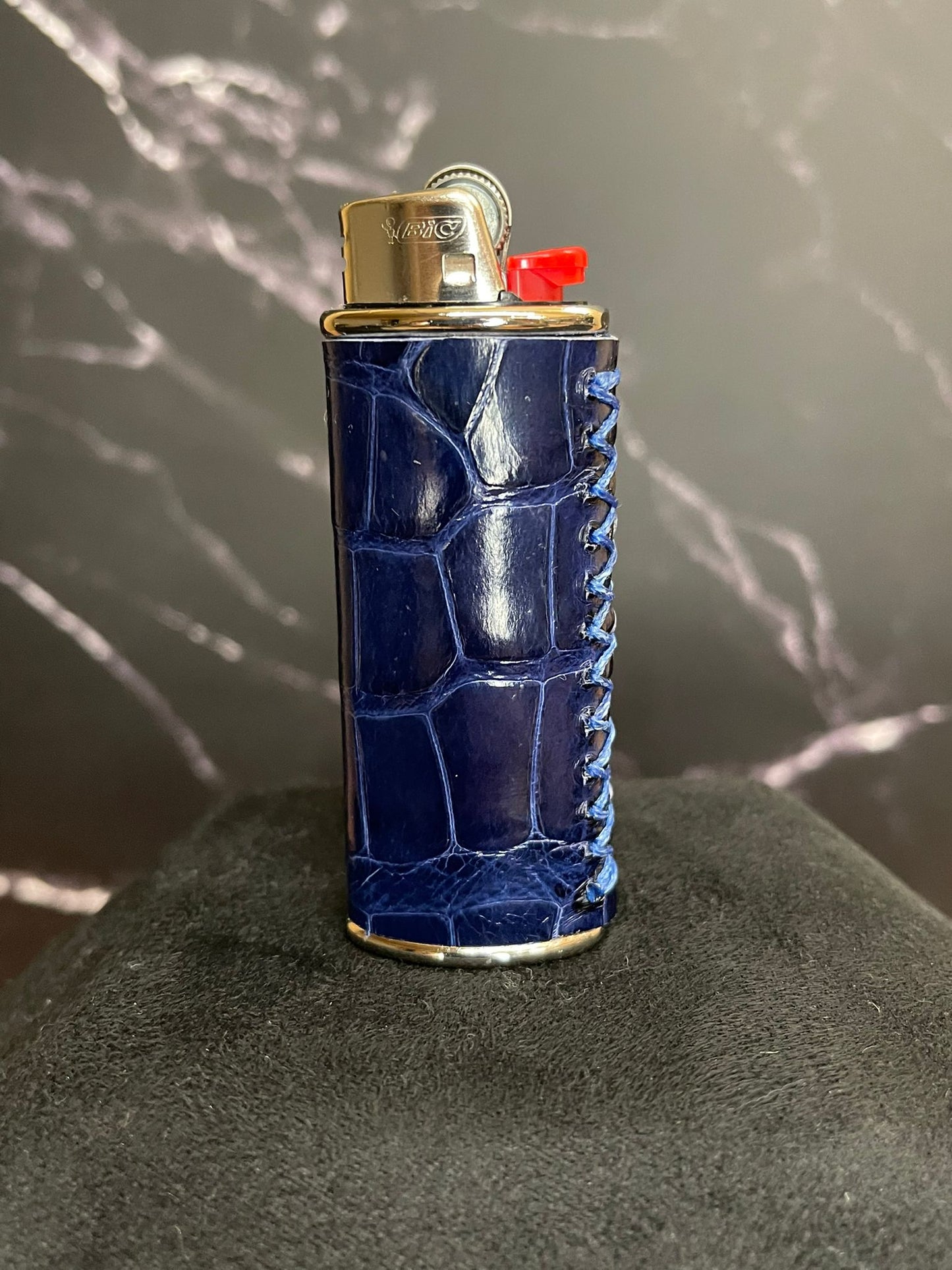 Premium Feuerzeugetui aus Leder