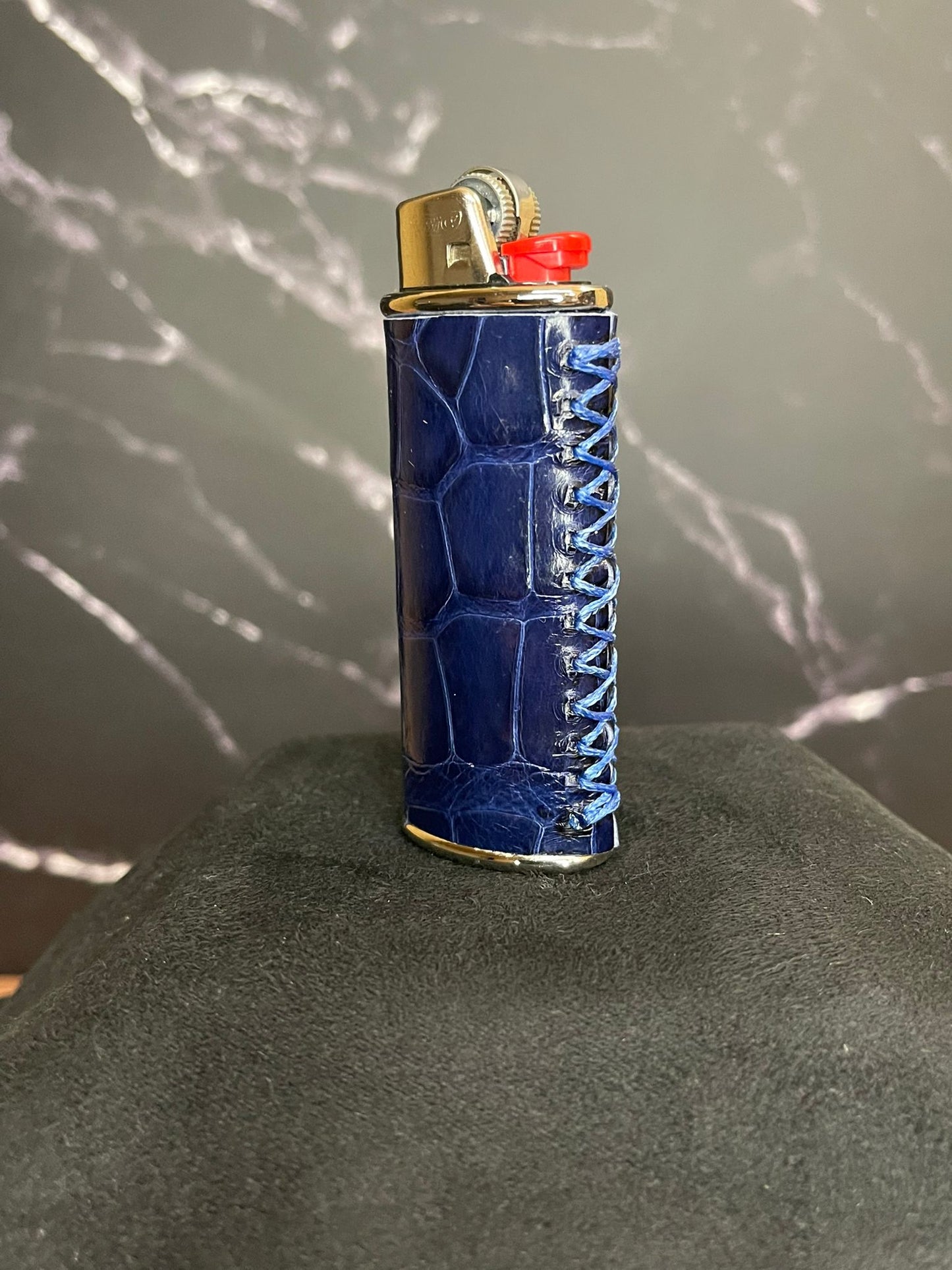 Premium Feuerzeugetui aus Leder