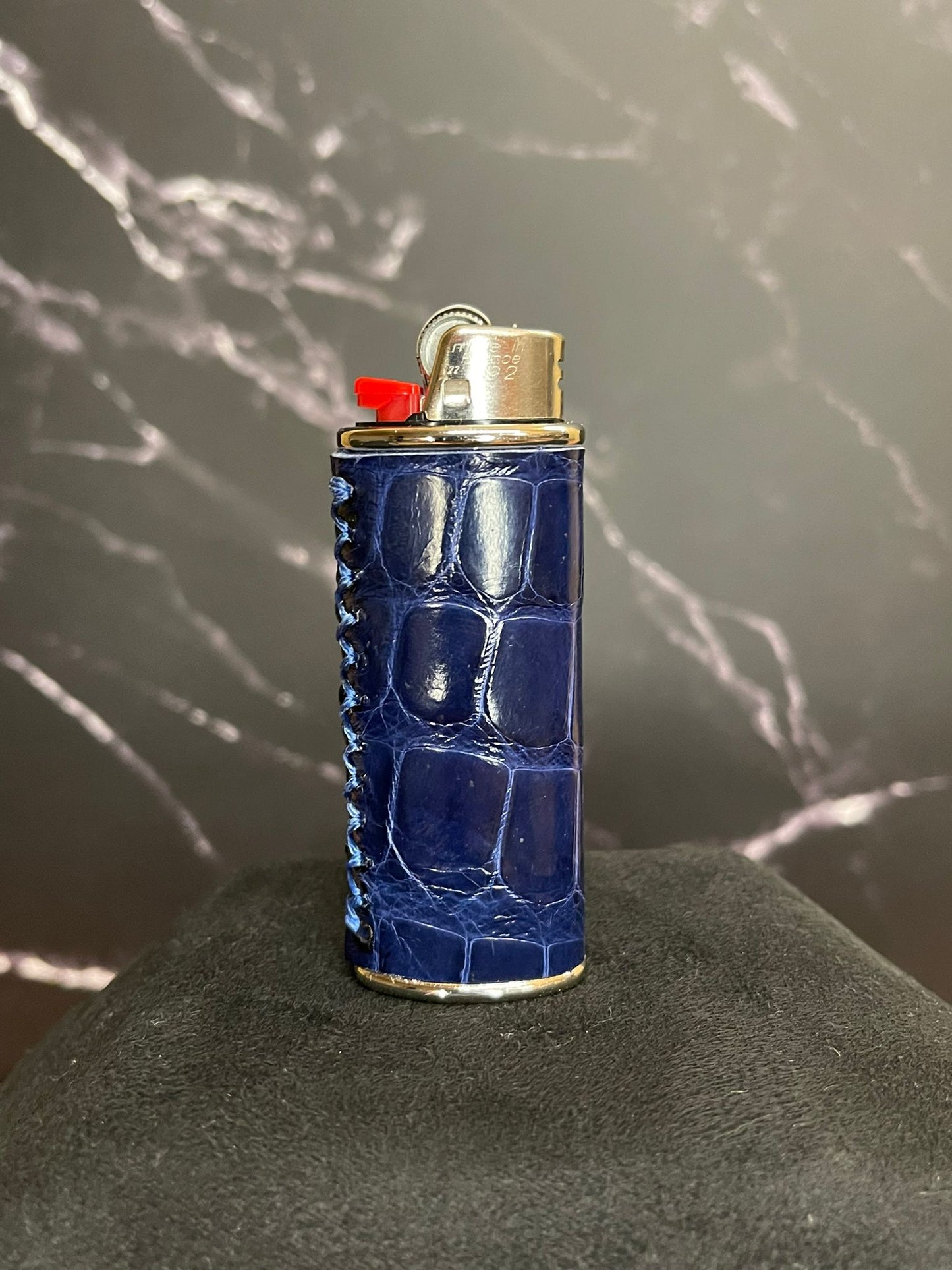 Premium Feuerzeugetui aus Leder